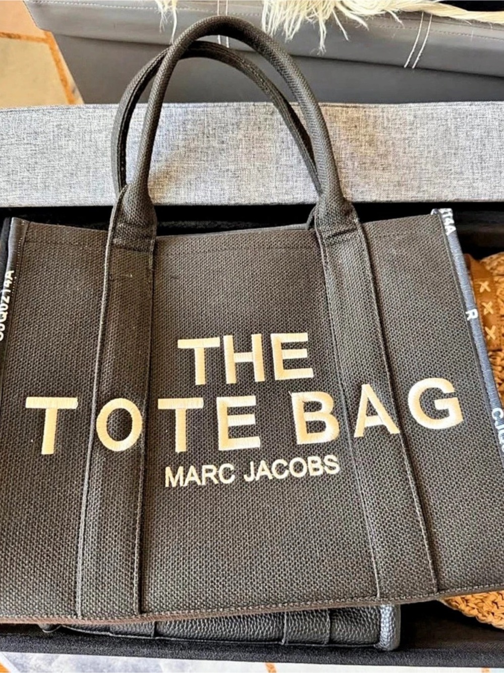 Marc Jacobs The Tote Bag